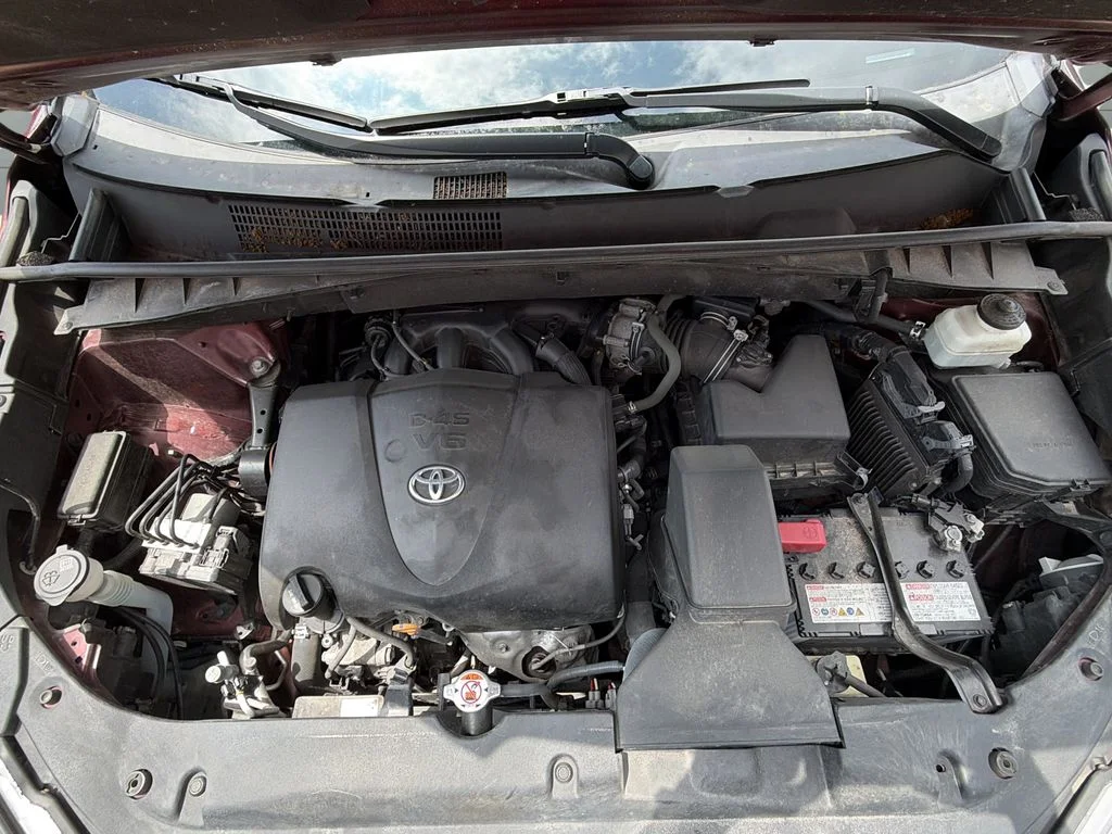 Used 2019 Red Toyota XLE image 9