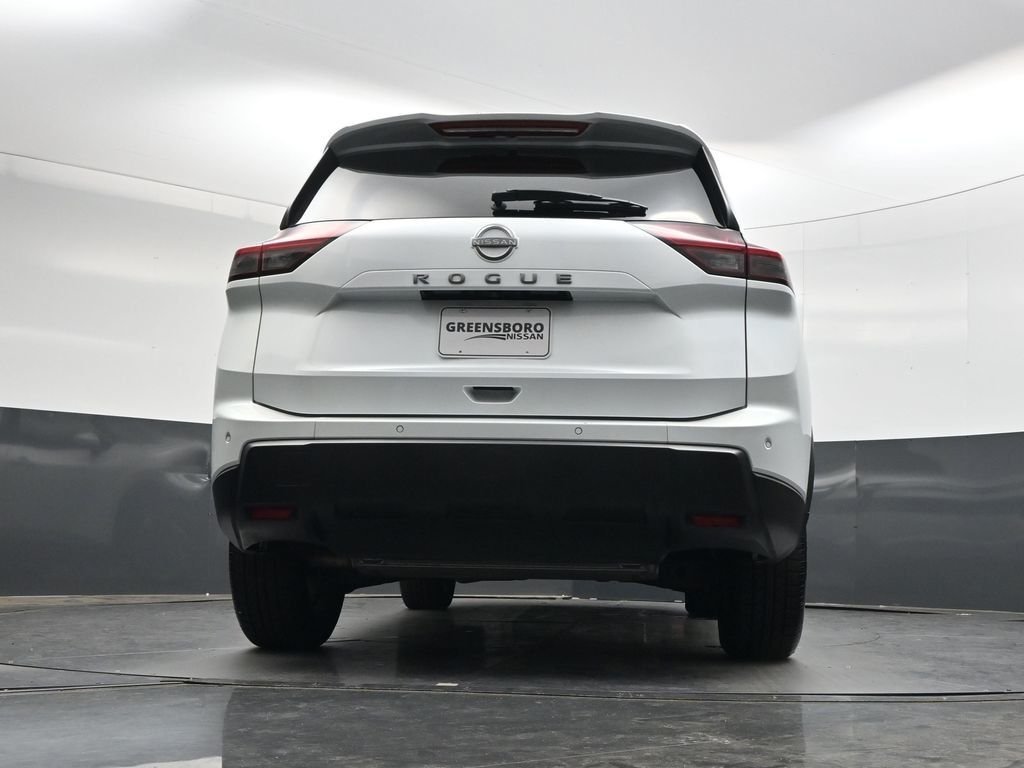 Used 2025 White Nissan SV image 33