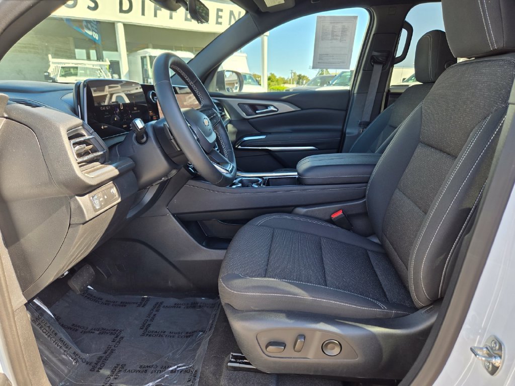 Used 2026 White Chevrolet LT image 11
