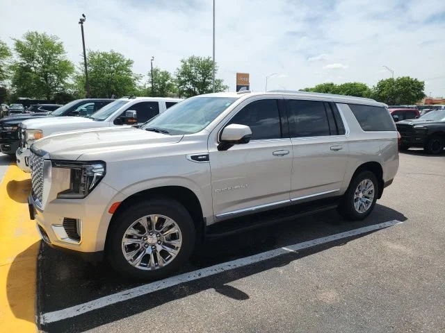2022 GMC Yukon Denali AWD's photo