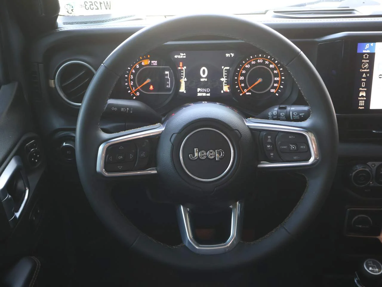 Used 2024 Silver Zynith Clear Coat Jeep Sahara image 13