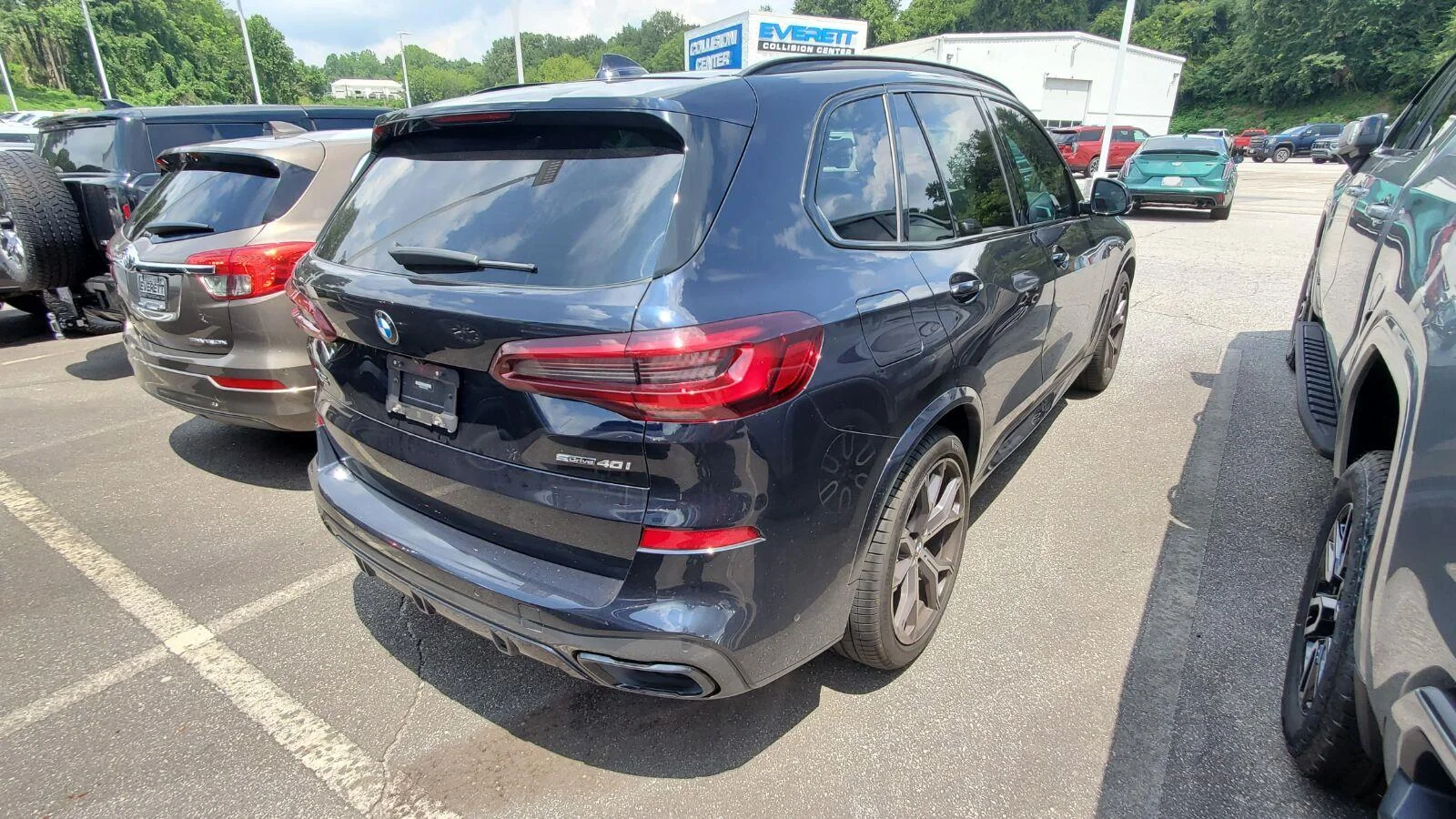 Used 2022 Carbon Black Metallic BMW sDrive40i image 9