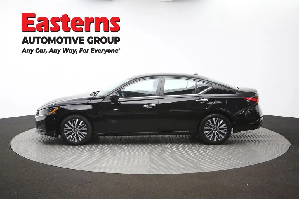 Used 2023 Black Nissan 2.5 SV image 61