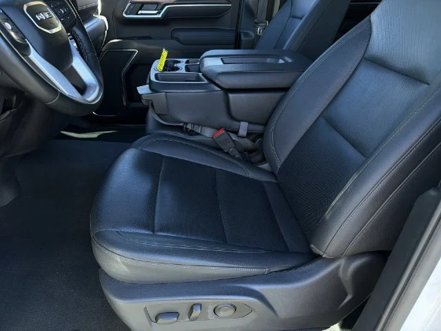 Used 2025 White GMC SLT image 22