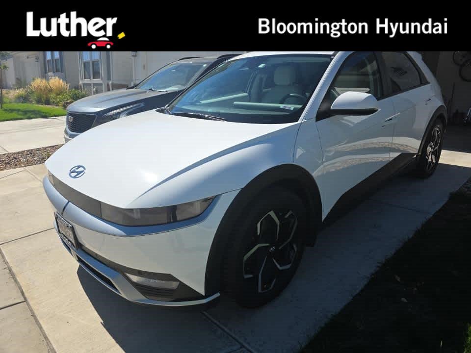 Certified Used 2023 Atlas White Hyundai SEL image 1