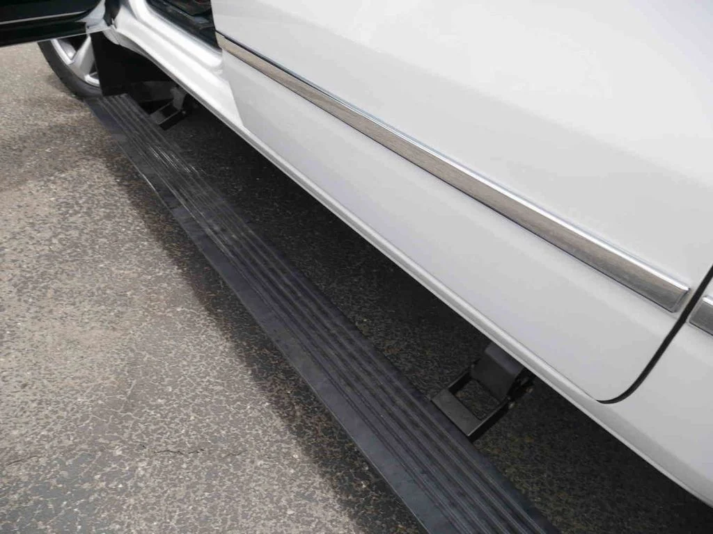 Used 2021 White Ram Limited image 17