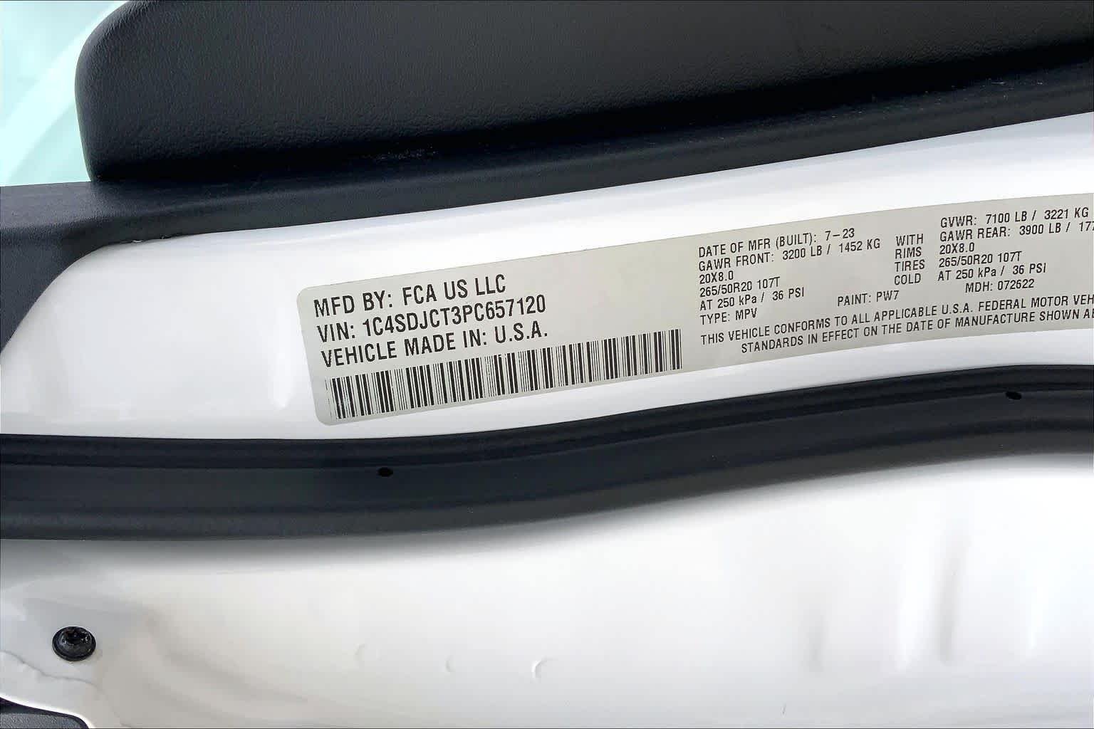 Used 2023 White Knuckle Clearcoat Dodge Hemi Orange image 37