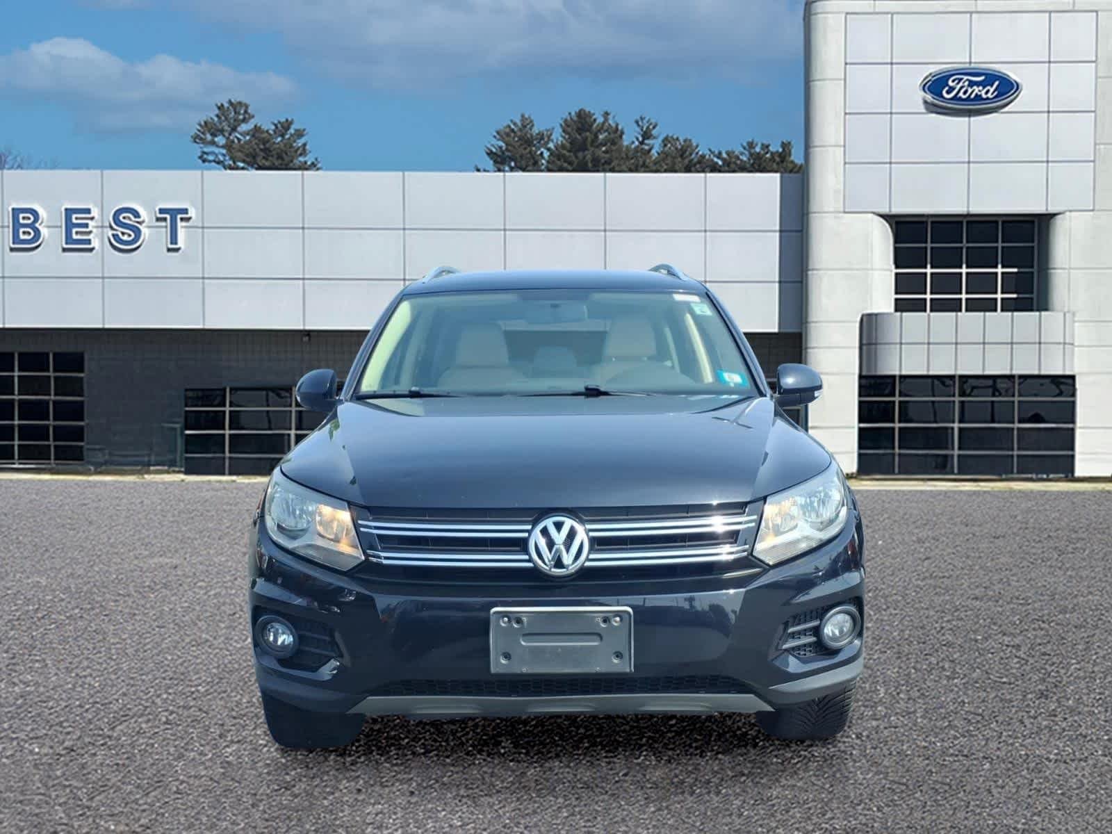 Used 2013 Deep Black Metallic Volkswagen SE w/Sunroof & Nav image 10