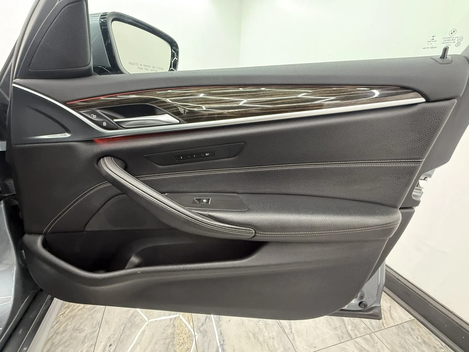 Used 2018 Bluestone Metallic BMW 530e xDrive iPerformance image 44