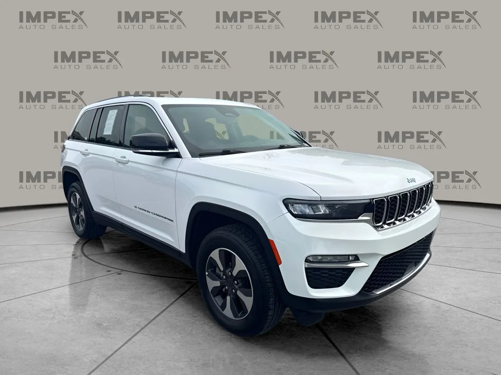 Used 2024 White Jeep 4xe image 4