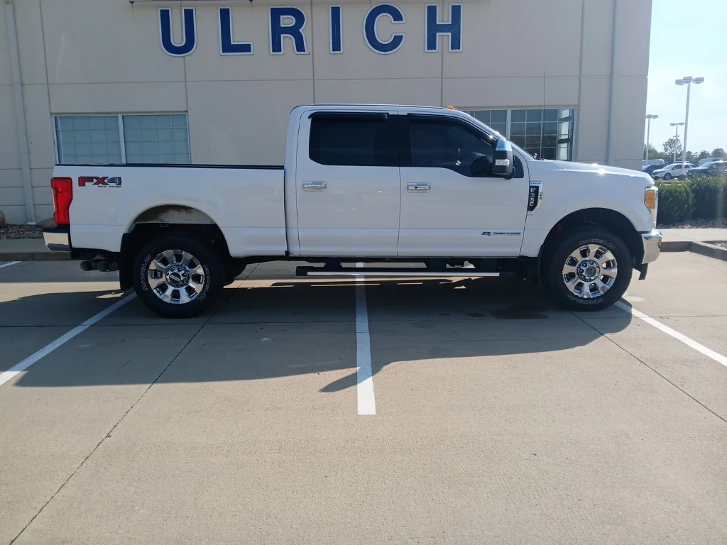 Used 2017 Oxford White Ford Lariat image 7