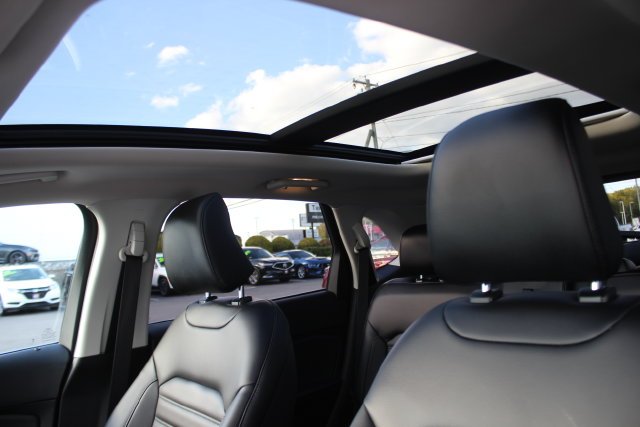 Used 2024 White Ford SEL image 23