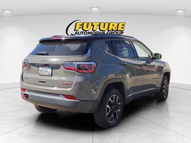 Used 2021 Gray Jeep Trailhawk image 4