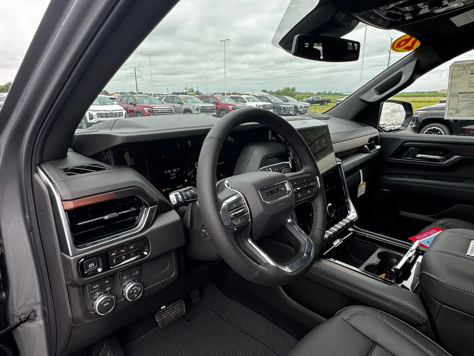 2026 GMC Yukon XL Denali - Photo 16