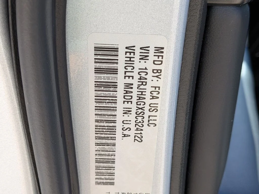 Used 2025 Silver Jeep Altitude X image 30