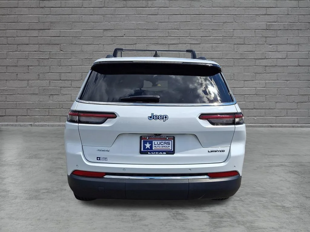 Used 2023 Bright White Clearcoat Jeep Limited image 10