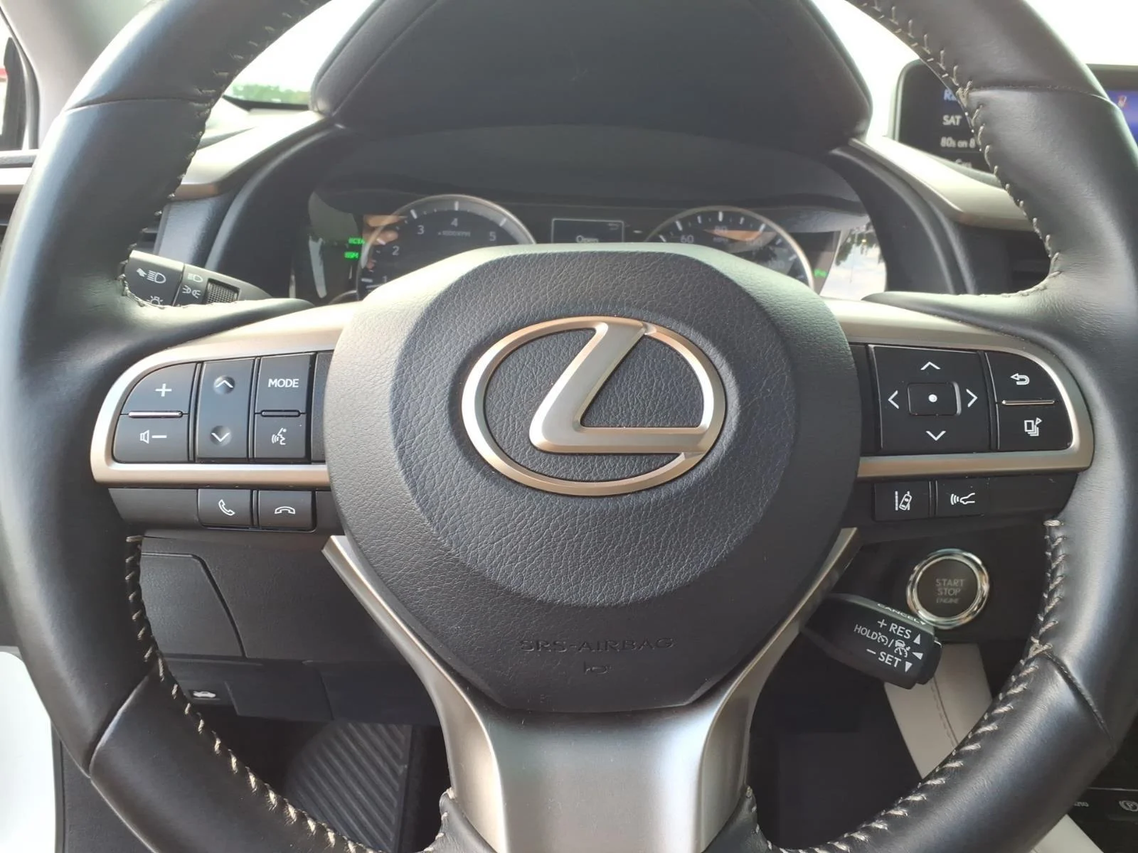 Used 2019 Eminent White Pearl Lexus RX 350L Premium image 28