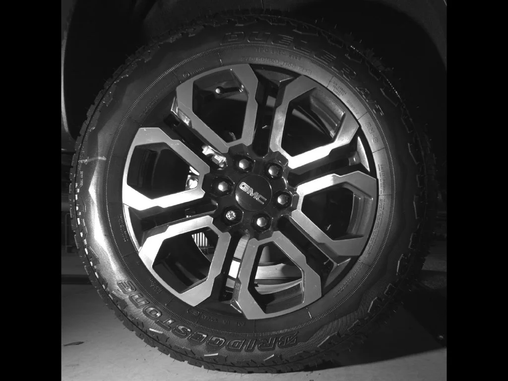 New 2026 White GMC AT4 image 13