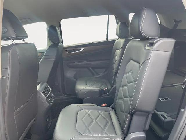 New 2026 Black Volkswagen 2.0T SE w/Technology image 13