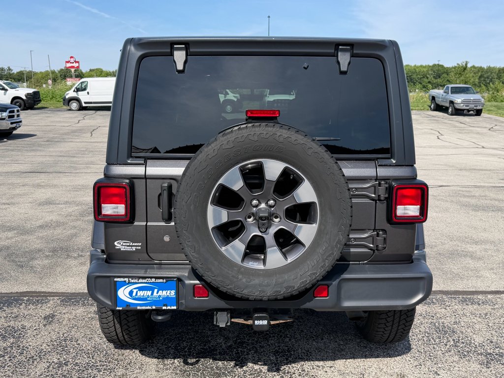 Used 2019 Granite Crystal Metallic Clearcoat Jeep Sahara image 6