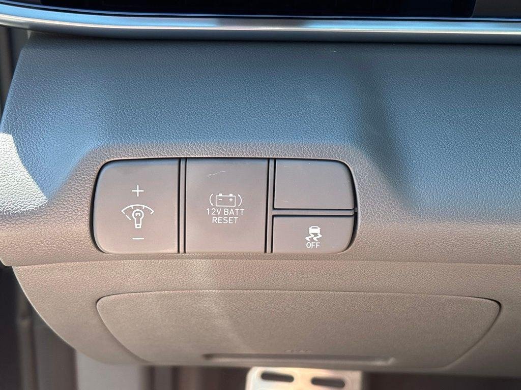 2025 Hyundai Elantra Blue - Photo 18