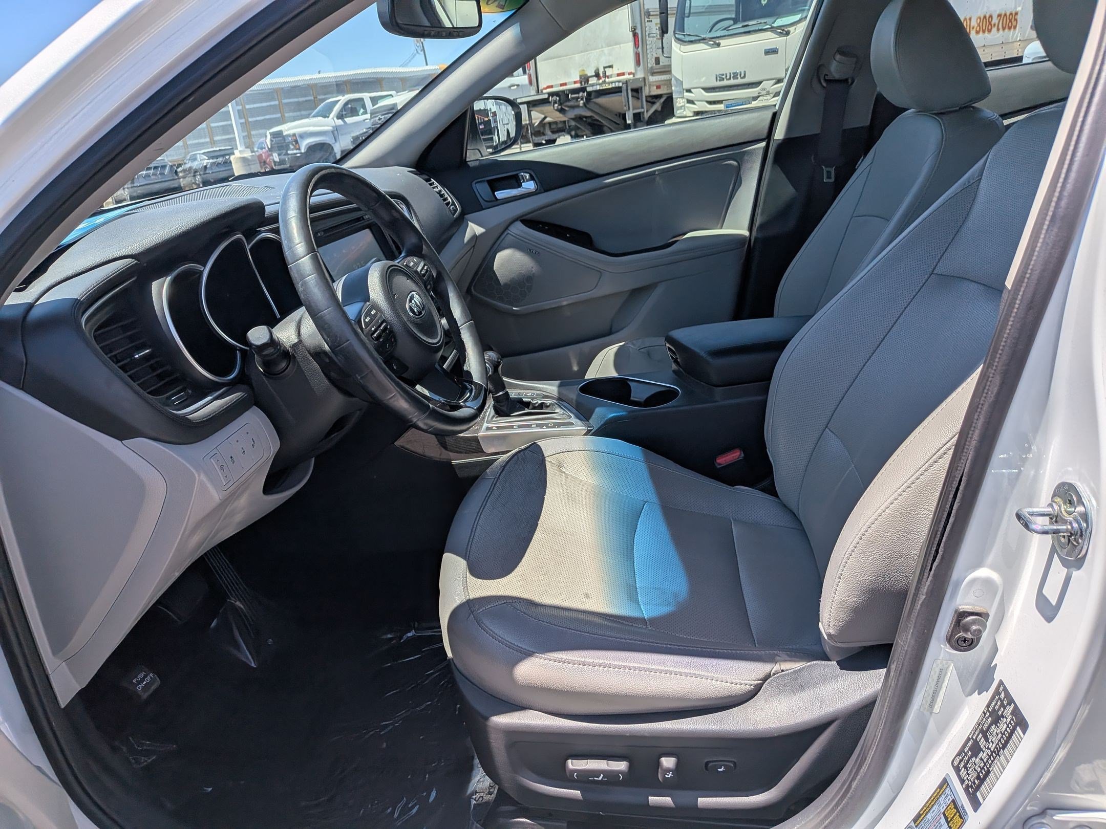 Used 2014 Snow White Pearl Kia EX image 23