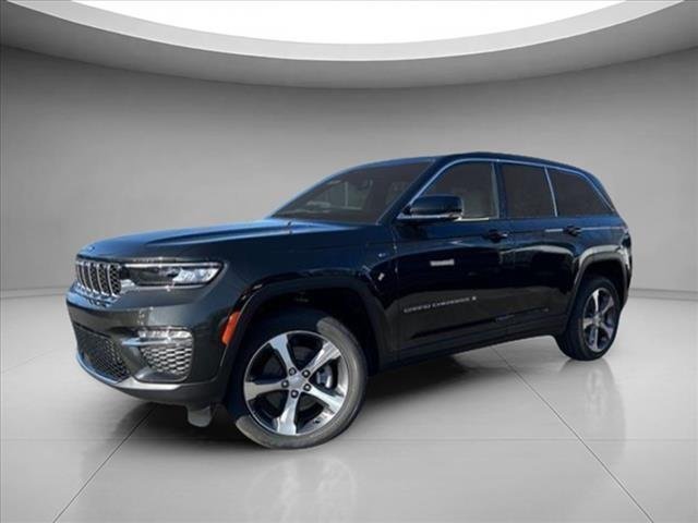 Used 2024 Rocky Mountain Pearlcoat Jeep  image 1