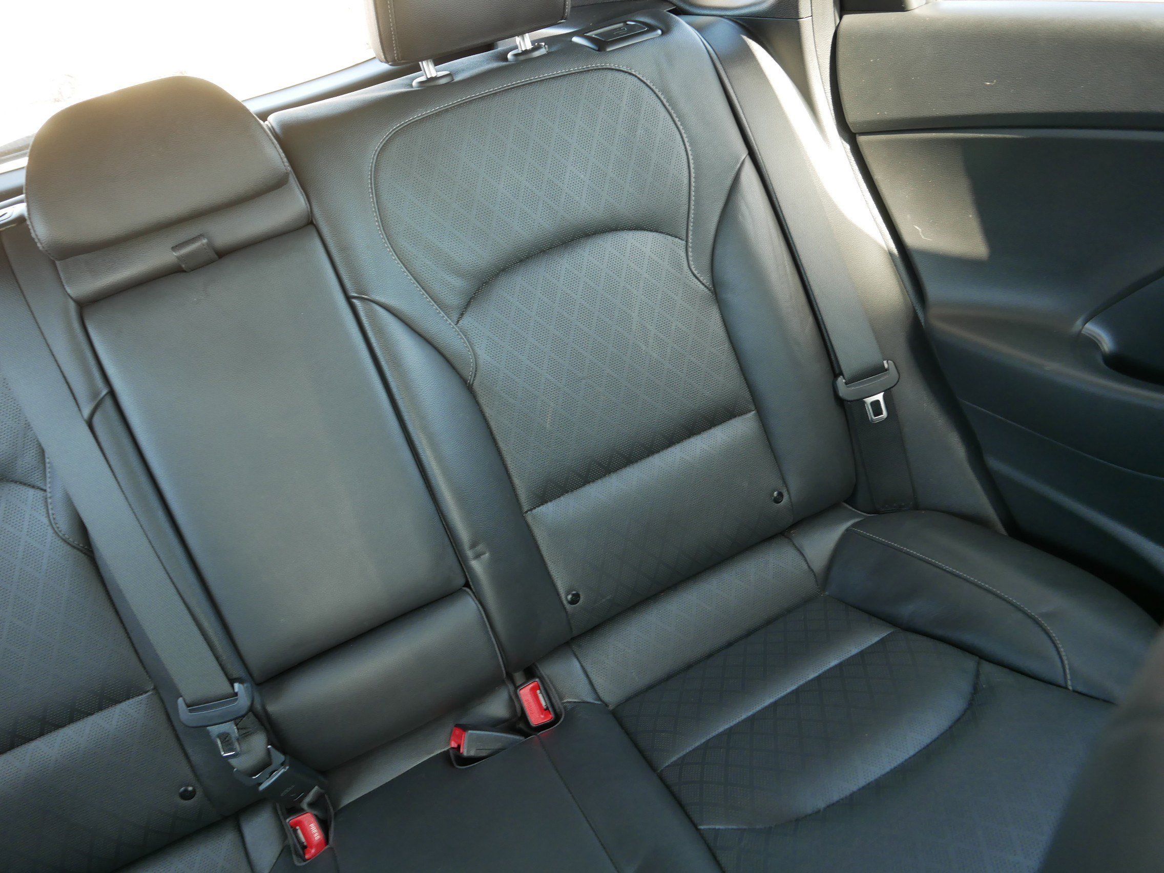 Used 2018 Ceramic White Hyundai  image 14