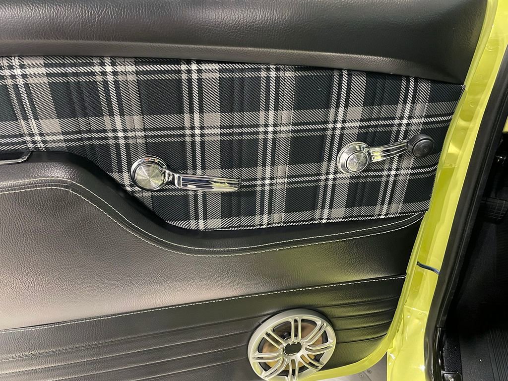 Used 1972 Yellow GMC  image 76