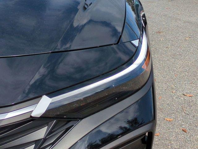 New 2026 Black Hyundai SEL Sport image 10