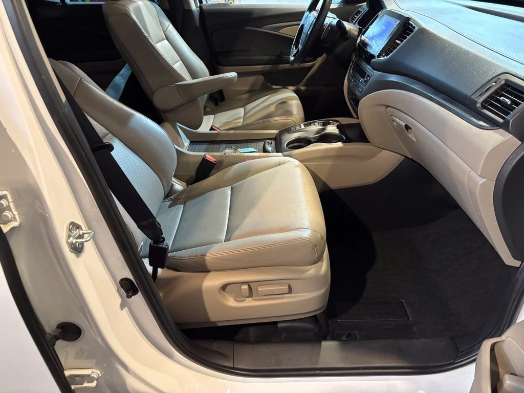 Certified Used 2023 Platinum White Pearl Honda AWD RTL image 52