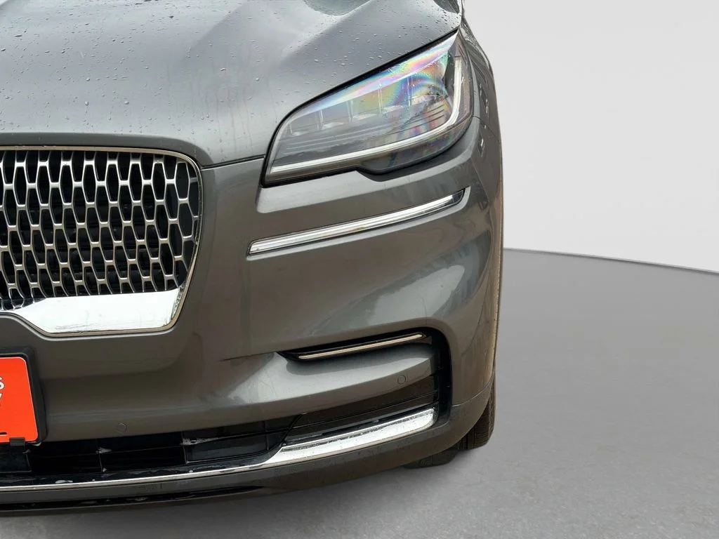 Used 2023 Metallic Lincoln Standard image 11