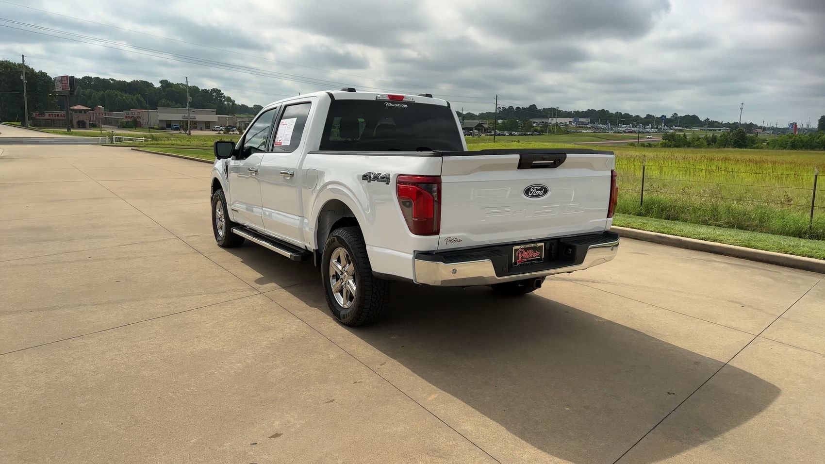 Used 2024 Oxford White Ford XLT image 6