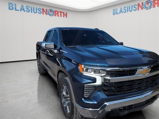 2023 Chevrolet Silverado 1500 LT photo 3