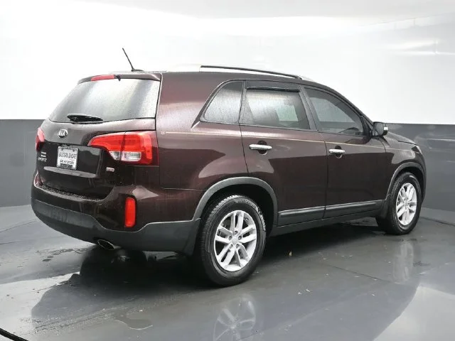 Used 2015 Red Kia LX image 7