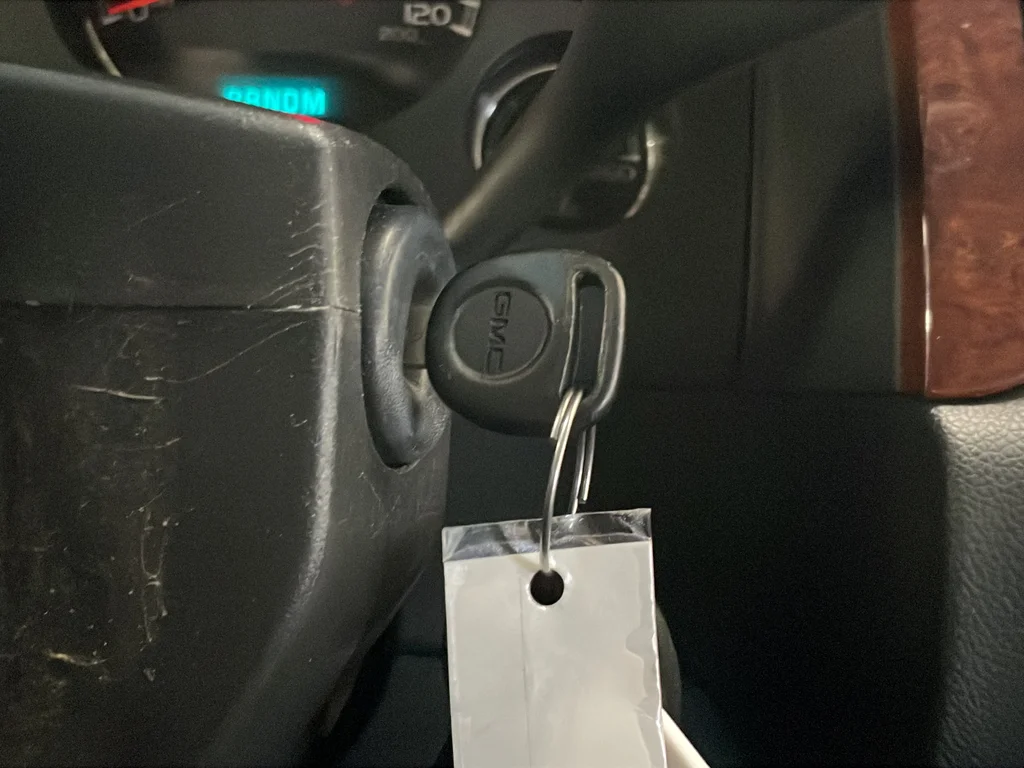 Used 2011 White GMC SLT image 14