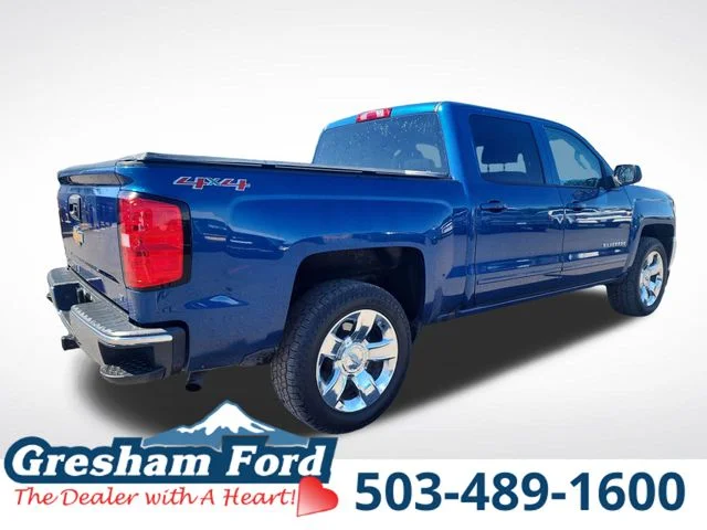 Used 2017 Deep Ocean Blue Metallic Chevrolet LT image 11