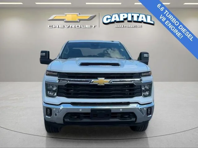 Used 2025 Summit White Chevrolet LT image 8