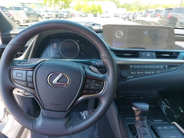 Used 2020 White Lexus 350 image 16