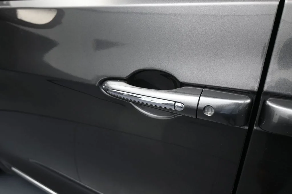Used 2019 Granite Crystal Metallic Clearcoat Chrysler Touring L image 36