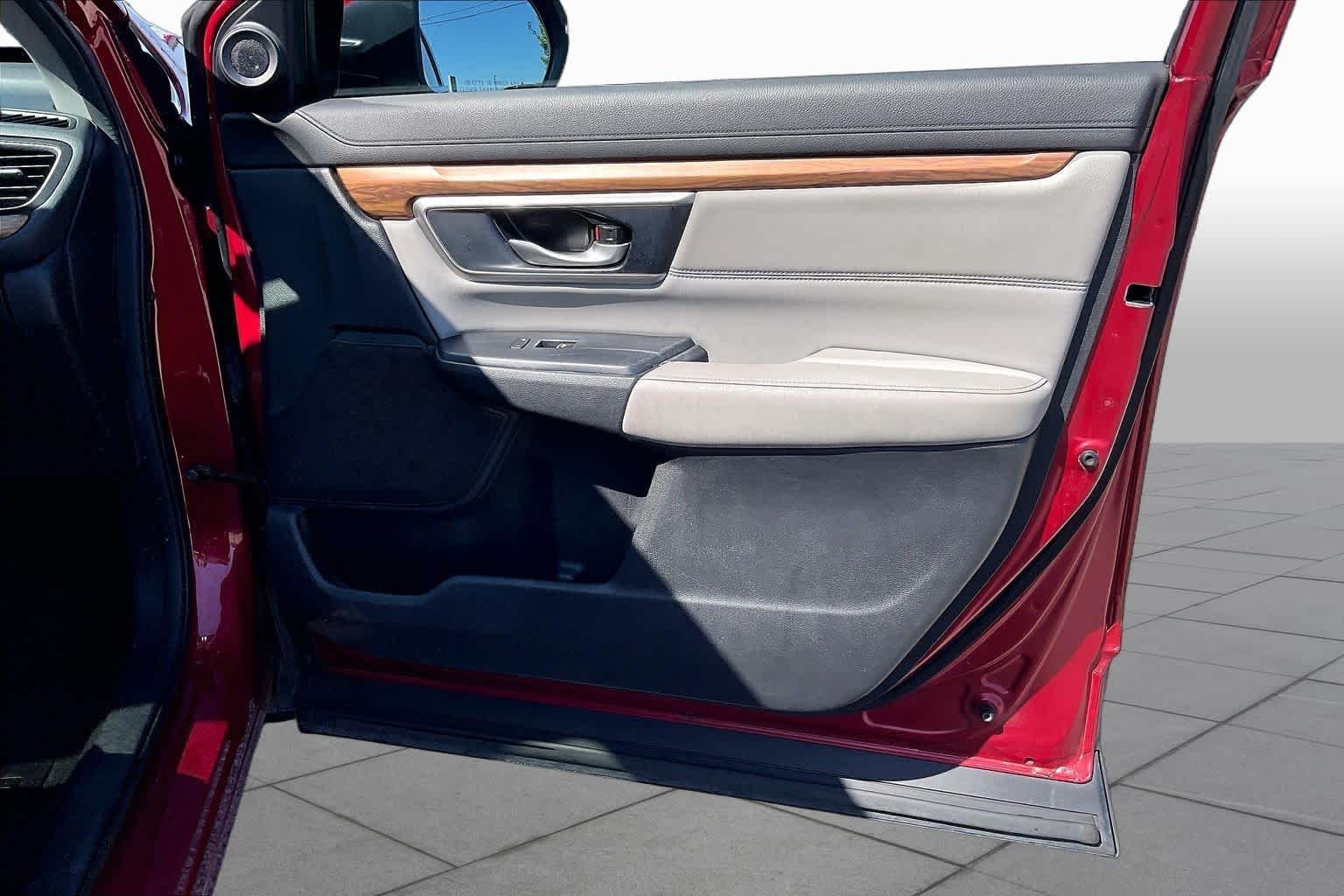 Used 2022 Radiant Red Metallic Honda Touring image 22