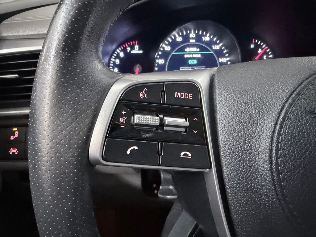 Used 2019 White Kia SX image 22