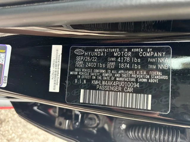 Used 2023 Black Hyundai Base image 31