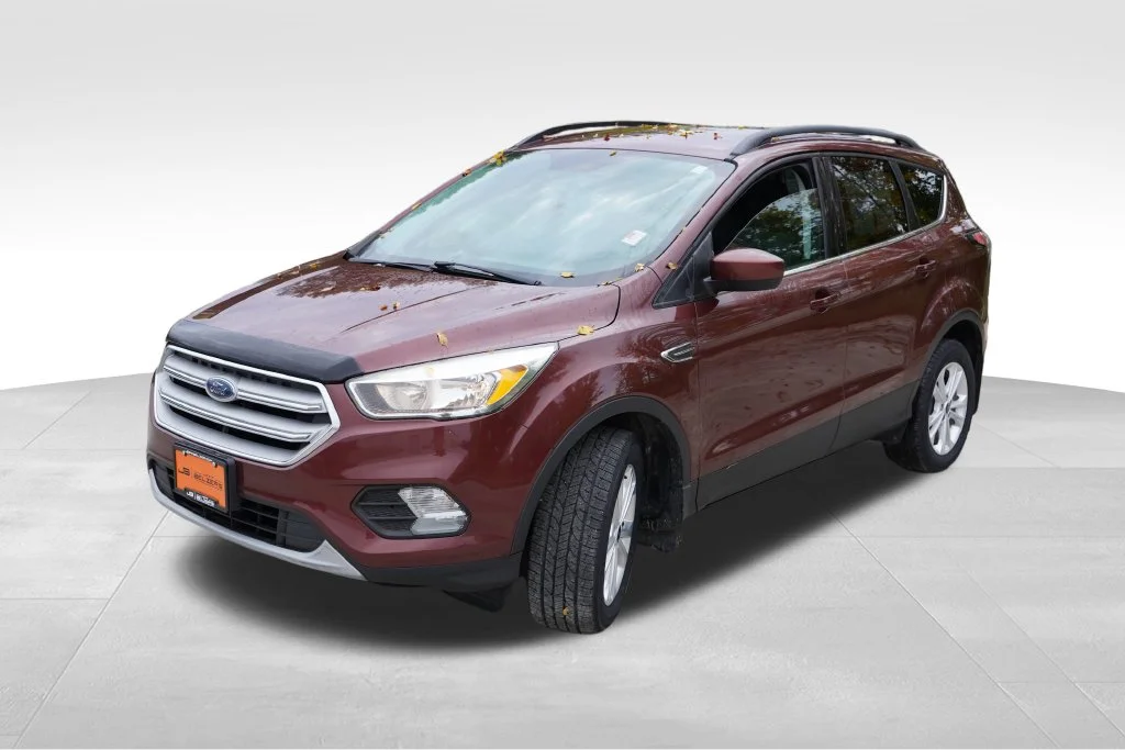 Used 2018 Red Ford SE image 11