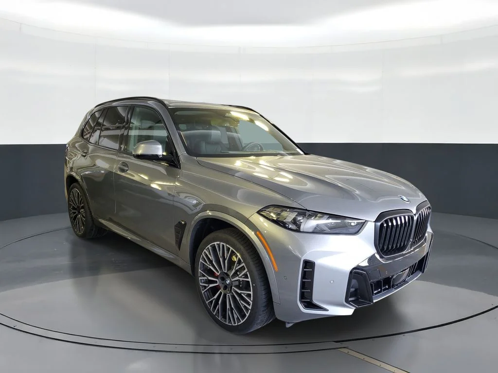 Used 2026 Gray BMW sDrive40i image 2