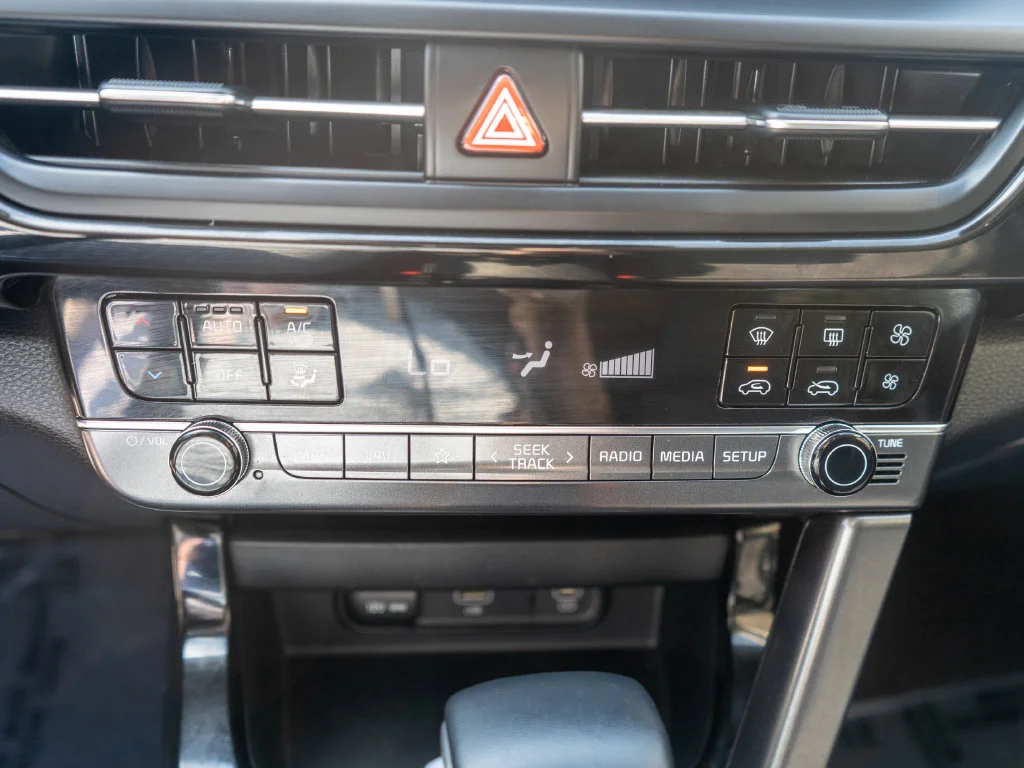 Used 2024 Green Kia S image 21