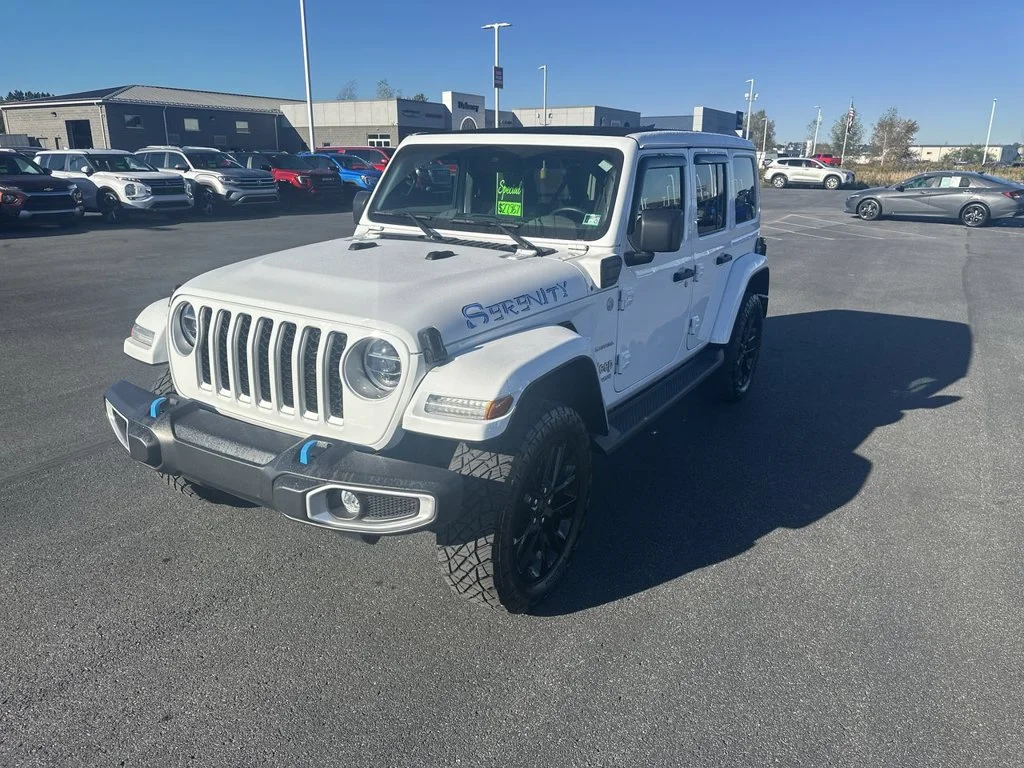 Used 2022 White Jeep Unlimited Sahara 4xe image 4