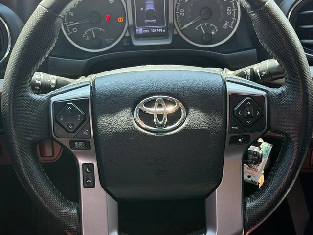 Used 2017 White Toyota SR5 image 14