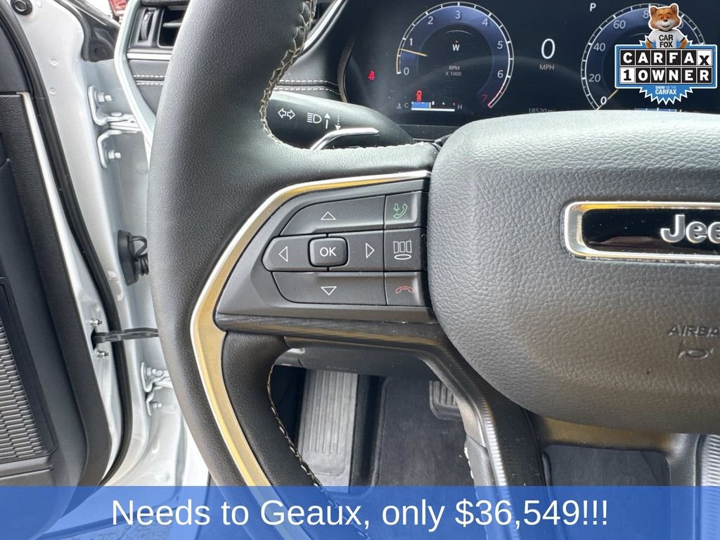 Used 2025 White Jeep Altitude image 44