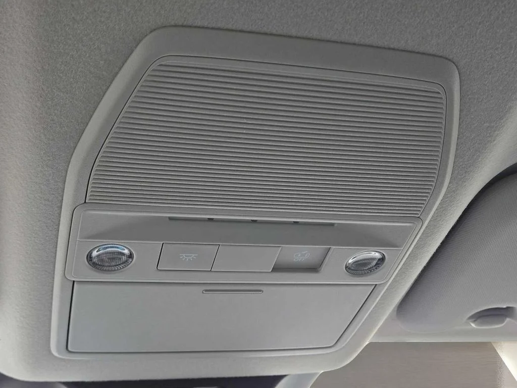 2025 Nissan Kicks SR - Photo 30